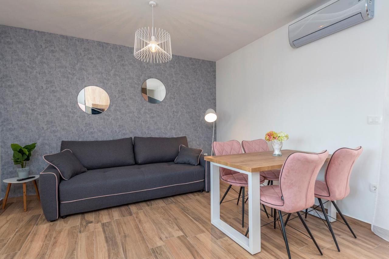 Luxury Apartments - La Vir 5& 6 Экстерьер фото