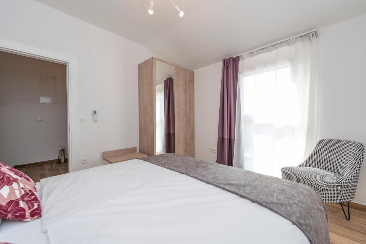 Luxury Apartments - La Vir 5& 6 Экстерьер фото